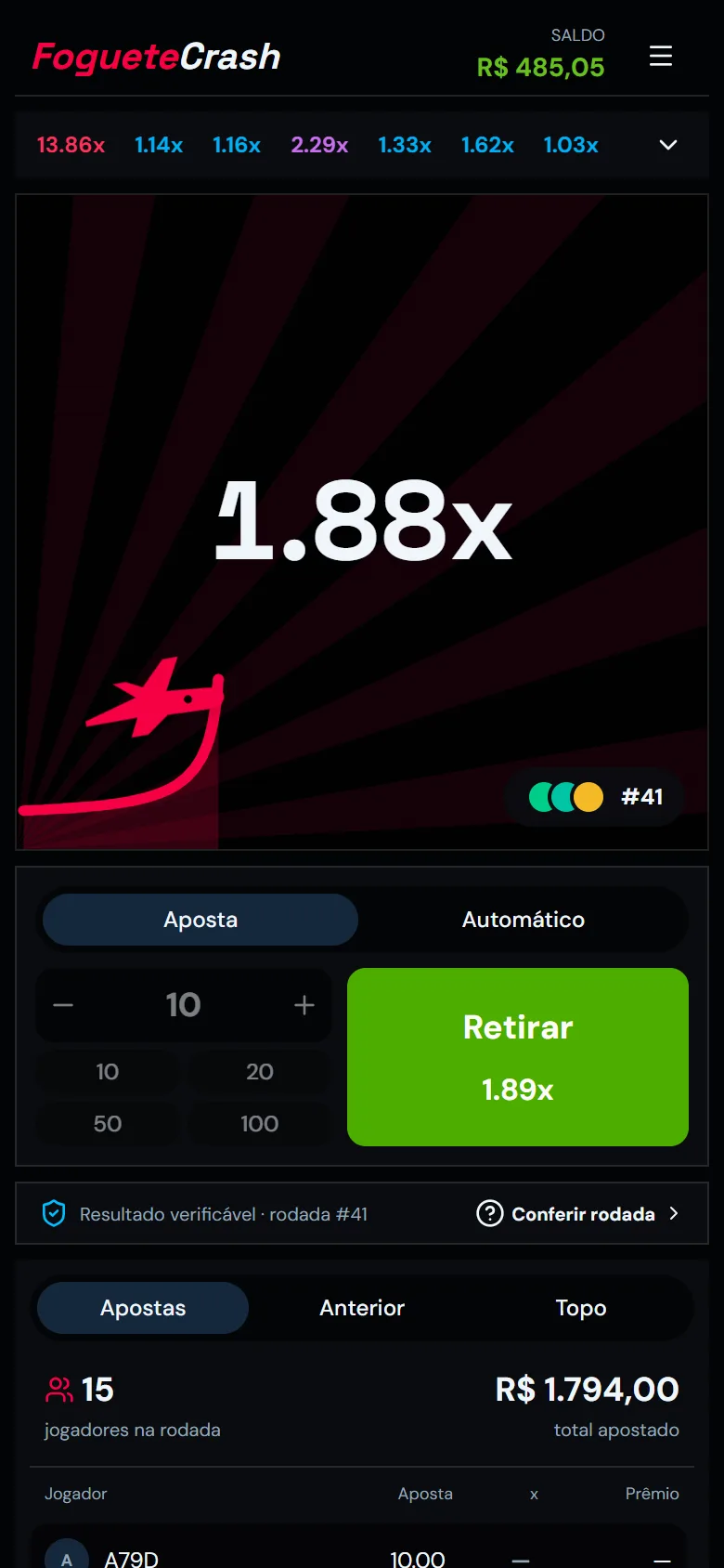 Foguete Crash em celular, com aposta aberta, multiplicador em andamento e botão de retirar.